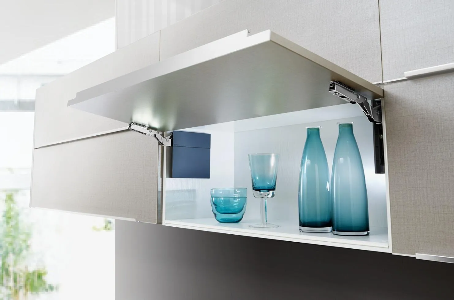 Легкое открывание и плавное закрывание